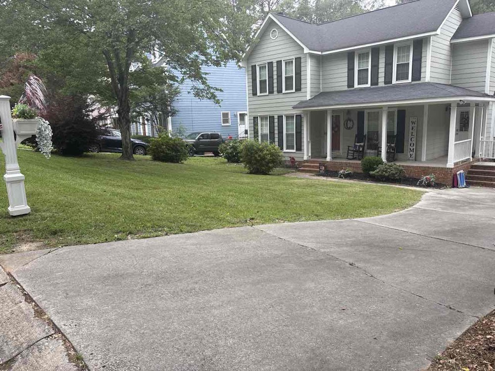 Lawn Love Lawn Care of Columbia